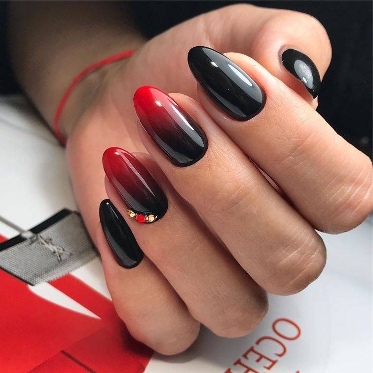 Маникюр красный с черным. фото, новинки дизайнов 2020, на короткие и длинные ногти